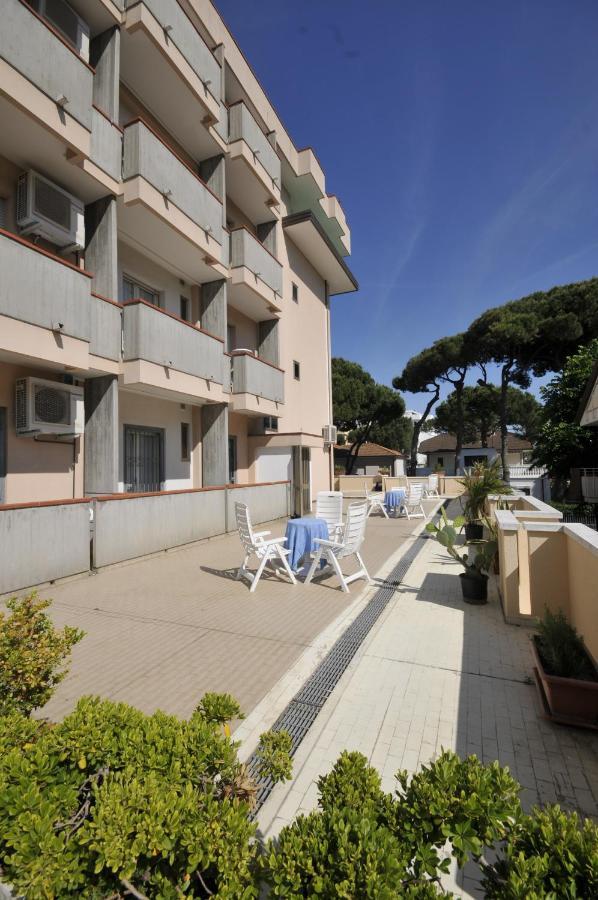 Hotel Clara Riccione Exterior photo