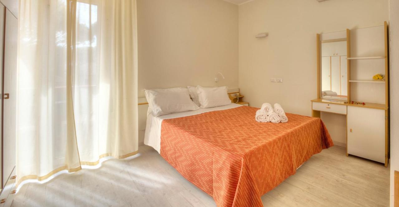 Hotel Clara Riccione Exterior photo