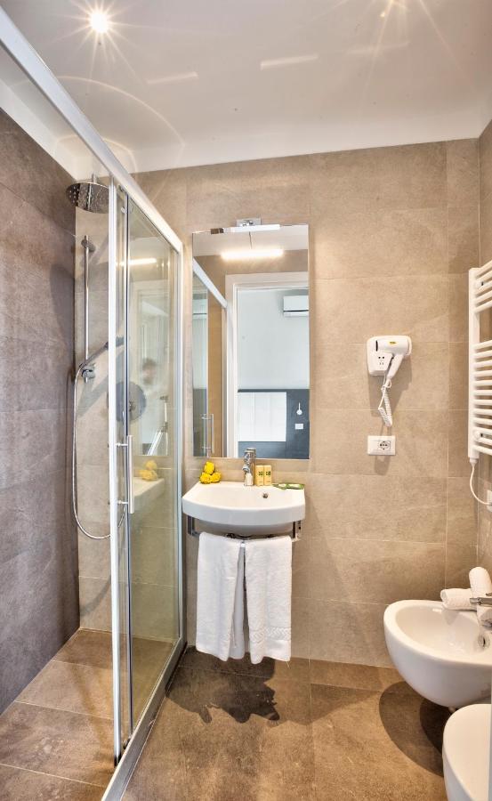 Hotel Clara Riccione Exterior photo